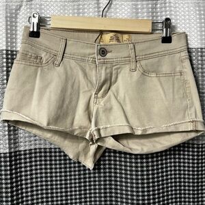 Hollister Co low rise khaki shorts